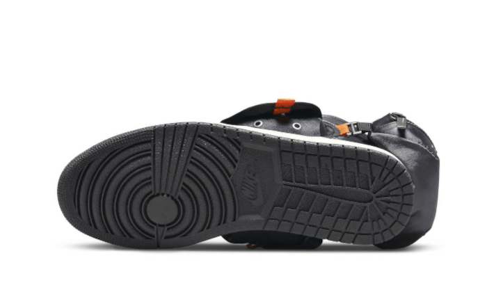 AirJordan1RetroHighOGSPUtilityStash3_800x.png