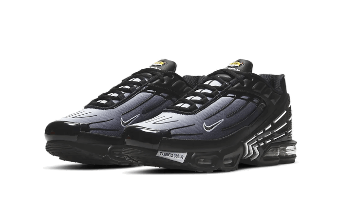 AirMaxPlus3BlackWhite1_800x.png