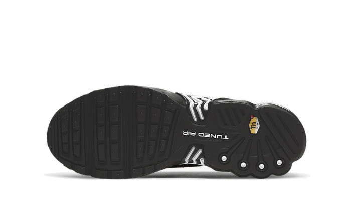 AirMaxPlus3BlackWhite2_800x.png