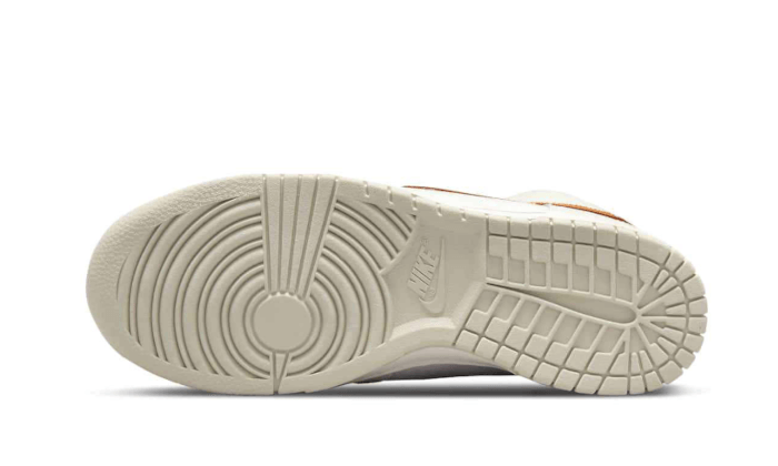DunkHighWhiteOrange2_800x.png
