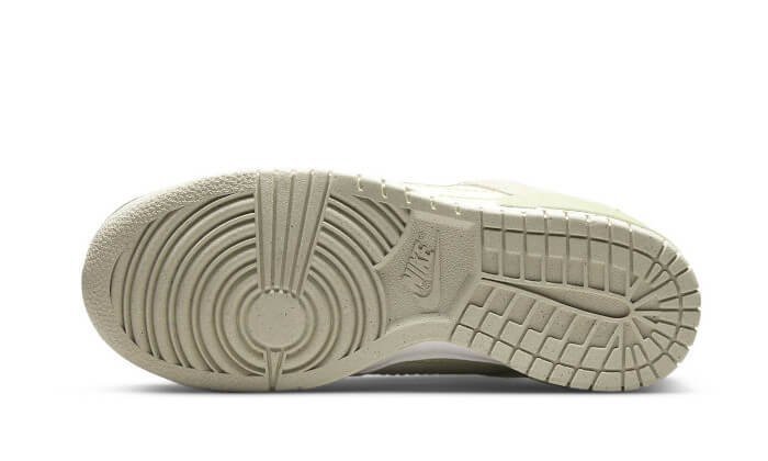 Nike-Dunk-Low-Disrupt-2-Green-Snake-3_800x.jpg