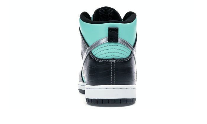 Nike-SB-Dunk-HighDiamond-Supply-Co.-Aqua-Blue-4.jpg