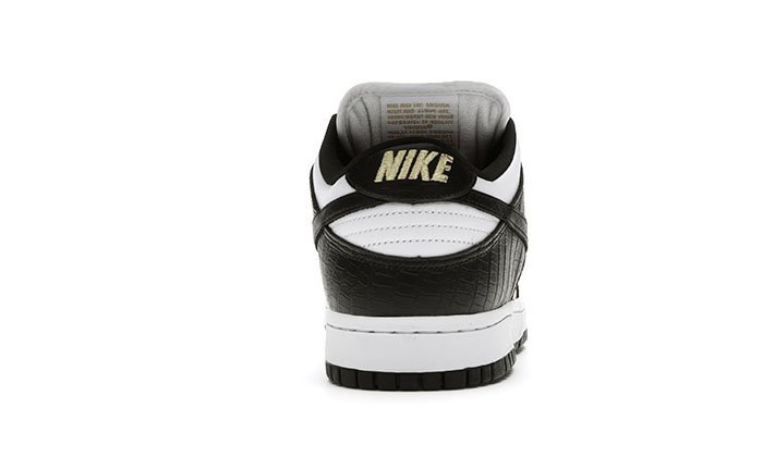 Nike-SB-Dunk-Low-Supreme-Stars-Black-4.jpg