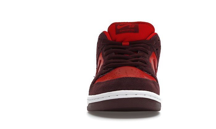 Nike-SB-Dunk-LowCherry-2.jpg