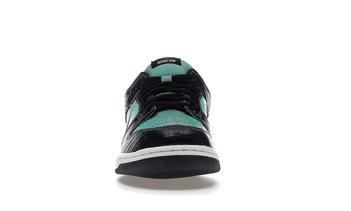 Nike-SB-Dunk-LowDiamond-Supply-Co.-Aqua-Blue-2.jpg