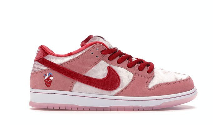 Nike-SB-Dunk-LowStrangeLove-Skateboards-1.jpg