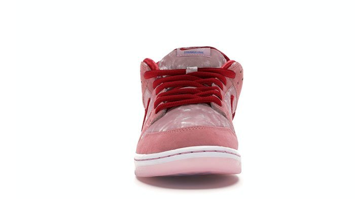 Nike-SB-Dunk-LowStrangeLove-Skateboards-2.jpg