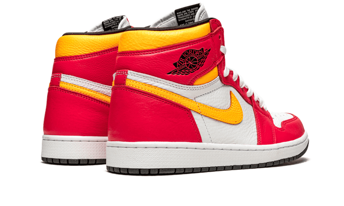 Wethenew-Sneakers-France-Air-Jordan-1-Retro-High-og-Light-Fusion-Red-555088-603-3_1_800x.png