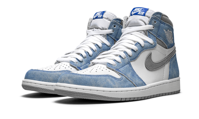 air-jordan-1-retro-high-og-hyper-royal-wethenew-1_2_1_5000x.png