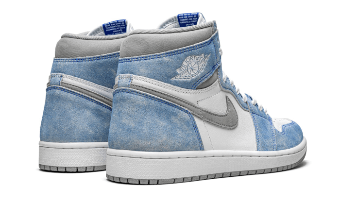 air-jordan-1-retro-high-og-hyper-royal-wethenew-1_3_1_5000x.png