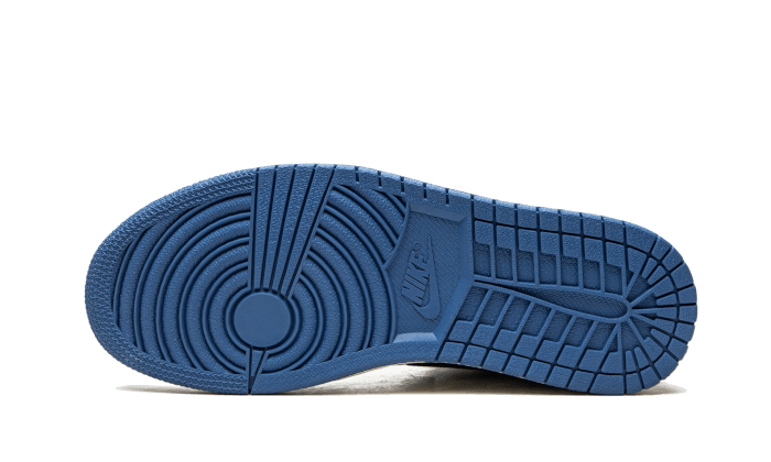 air-jordan-1-retro-high-og-sp-travis-scott-fragment-military-blue-918468_800x.png