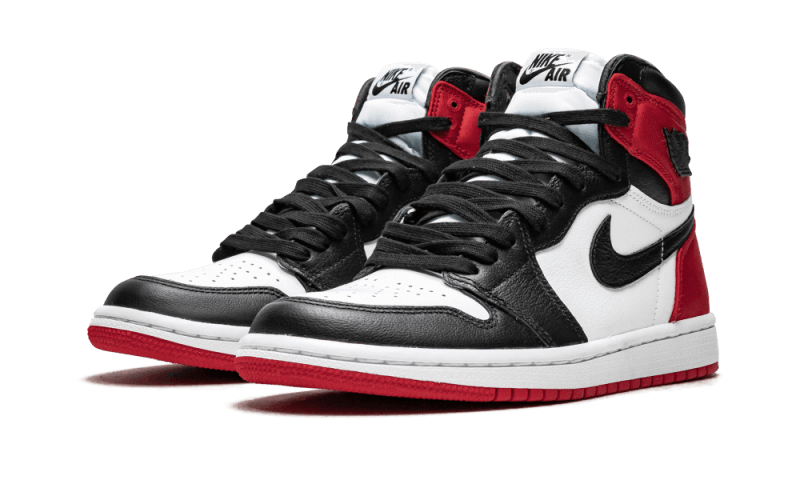 air-jordan-1-retro-high-satin-black-toe-428726_800x.png