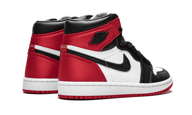 air-jordan-1-retro-high-satin-black-toe-904666_800x.png