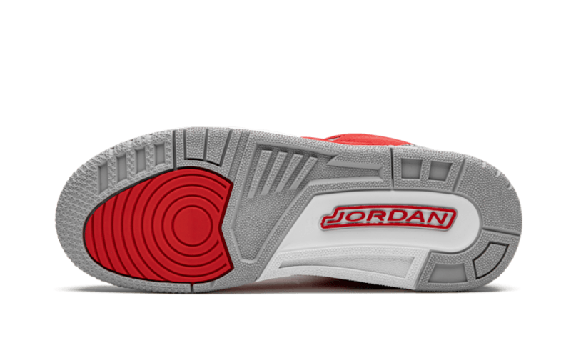 air-jordan-3-se-red-cement-710432_800x.png