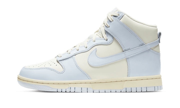 dunk-high-football-grey-748771_800x.png