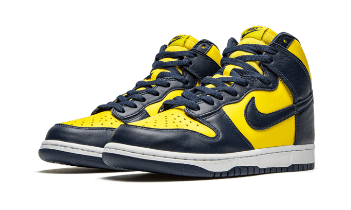 dunk-high-maize-blue-michigan-175415_800x.png
