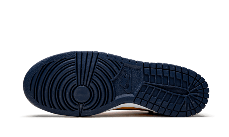 dunk-low-off-white-michigan-923236_800x.png