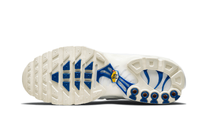 nike-air-max-plus-multi-swoosh-white-2_800x.png