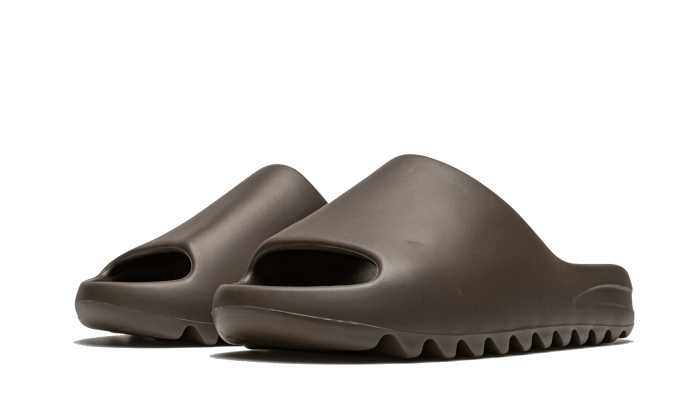 yeezy-slide-soot-937185_800x.png