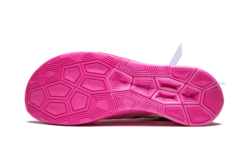 zoom-fly-off-white-tulip-pink-344670_800x.png