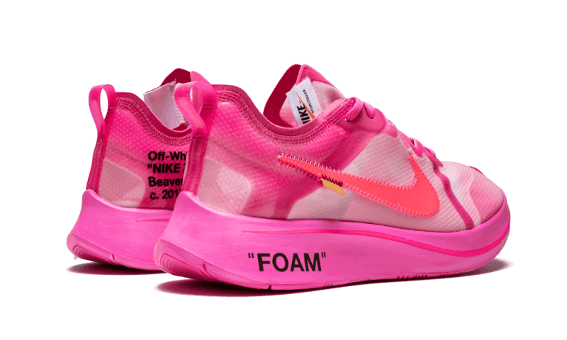 zoom-fly-off-white-tulip-pink-493170_800x.png